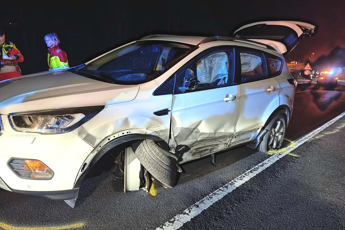 Unfall auf der B256 bei Altenkirchen: Eine Verletzte, Feuerwehr Neitersen rckt zum zweiten Mal aus