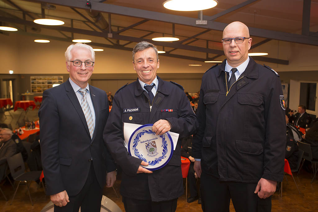 Achmed Packmohr musste nach 45 Jahren aus dem aktiven Dienst ausscheiden. Fotos: Wolfgang Tischler