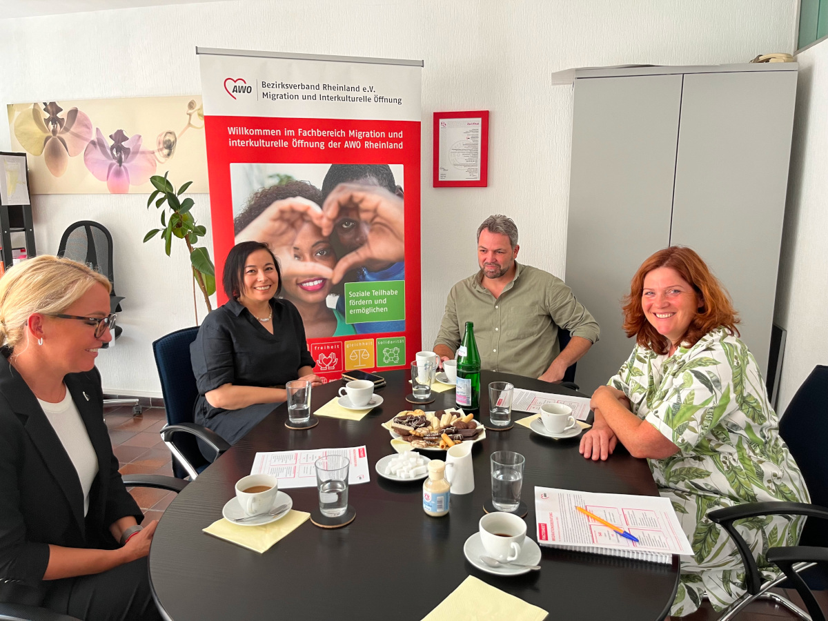 Julia Lebzak, Funda Mercan, Elvin Sokoli und Bundestagsabgeordnete Sandra Weeser (FDP) beim Besuch der AWO-Migrationsberatungsstelle in Neuwied. (v.l.n.r.) 
(Foto: Wahlkreisbro Sandra Weeser)