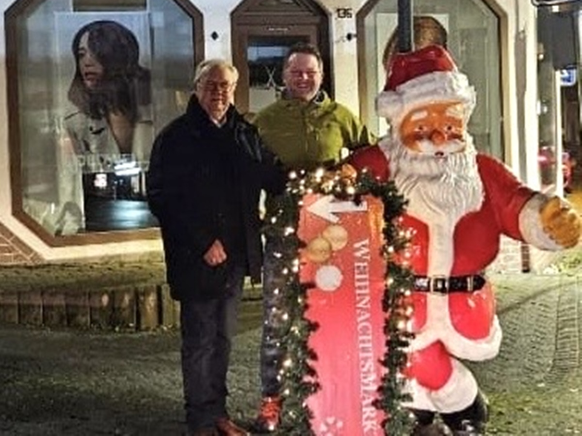 Weihnachtsmann vom Marktplatz in Niederfischbach entwendet