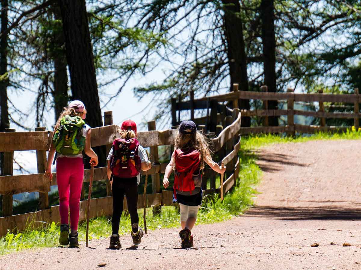 Familienwandertag am Karsamstag in Altenkirchen - Erls ist fr die Tafel bestimmt