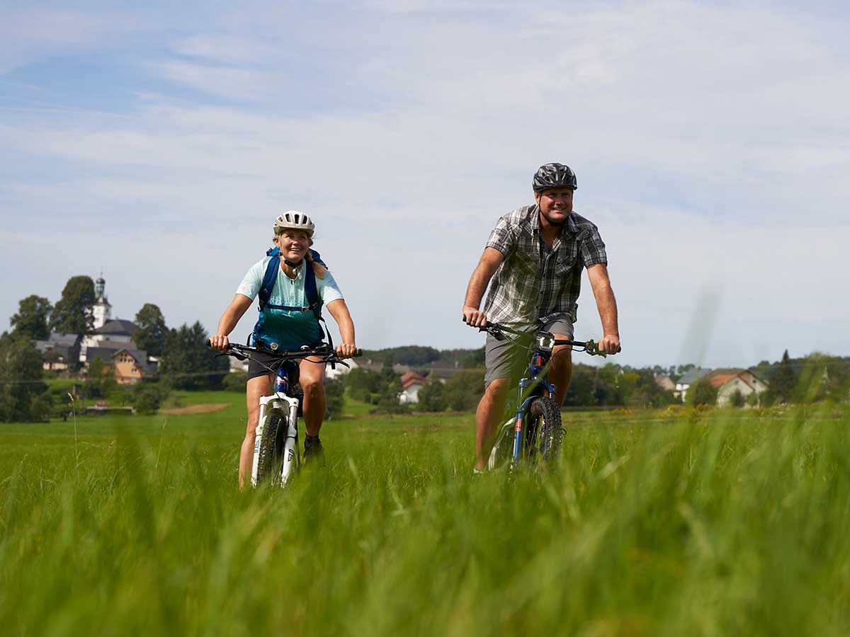 Mit E-Bikes durch den Westerwald. (Foto: Anne Moldenhauer)