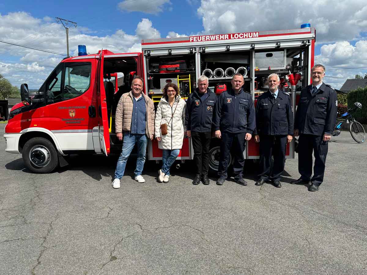 Mit Technik und Teamgeist fr mehr Sicherheit: Lschgruppe Lochum prsentiert neues Einsatzfahrzeug