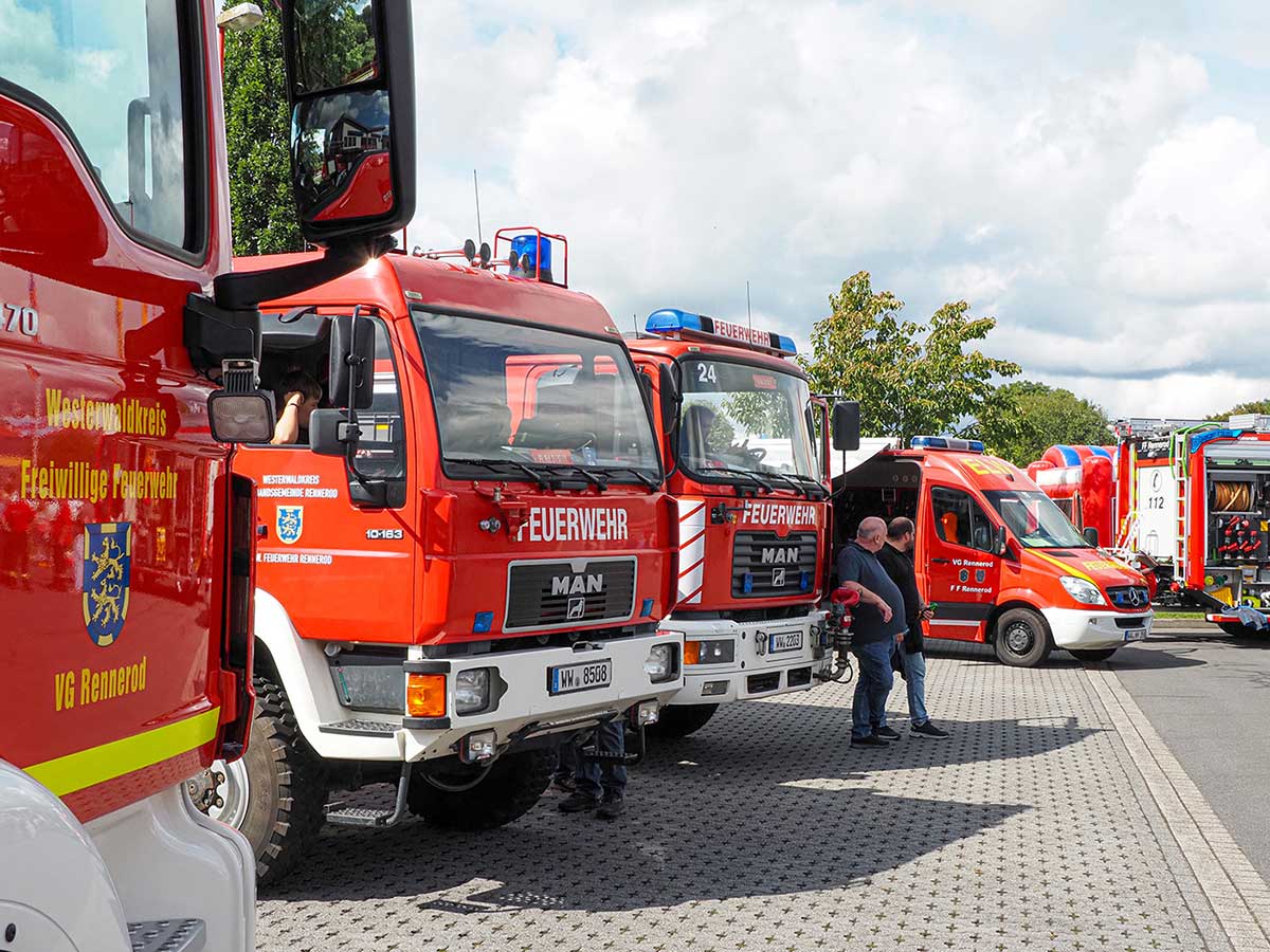 Festakt und Tag der offenen Tr bei der Feuerwehr Rennerod