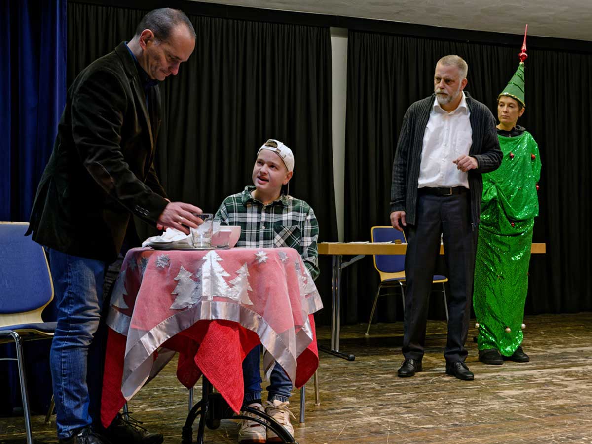 Die Weihnachtsgeschichte kommt auf die Bhne in Hachenburg. (Foto: theatermacher)