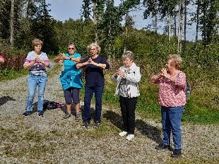 Meditativ wandern und Dippekucheessen mit dem Westerwald-Verein Selters