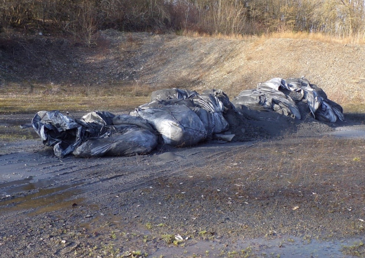 20 groe Scke waren illegal abgeladen worden.