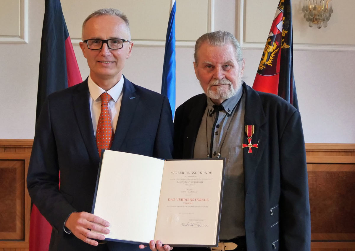 Hohe Auszeichnung! Horst Bartels aus Hilgert erhlt Bundesverdienstkreuz am Bande