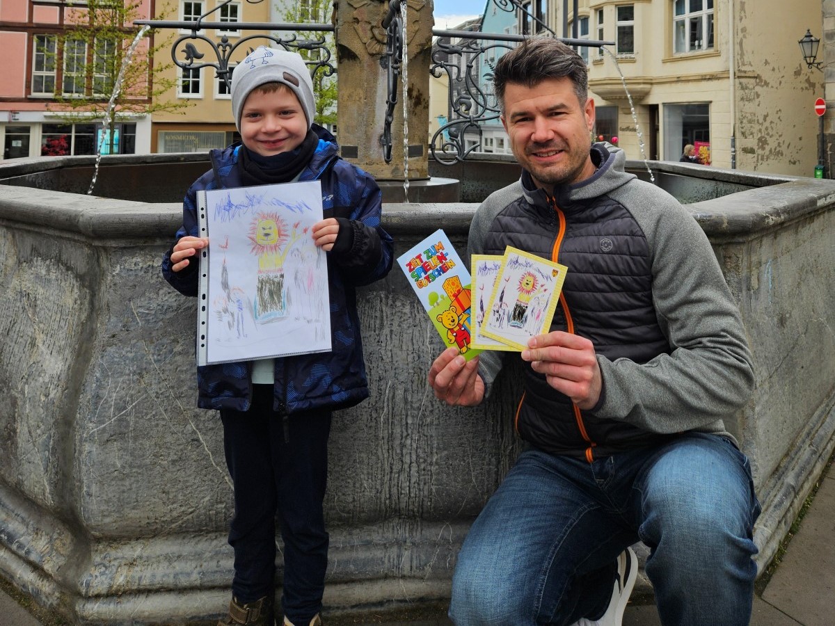 Erfolgreicher Malwettbewerb: Hannes Kunstwerk ziert die neue "Familienstadtkarte" von Hachenburg