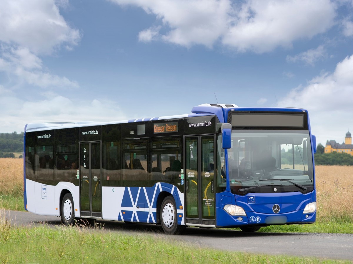 Schon jetzt sind Busse im neuen Design unterwegs. Der genderte Fahrplan tritt dann am 14. Juli in Kraft. (Foto: gauls.Die Fotografen)