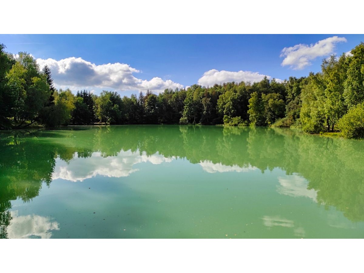 Wandern im Westerwald: Das Geheimnis von Hnsels Huschen und einen trkisfarbener See entdecken