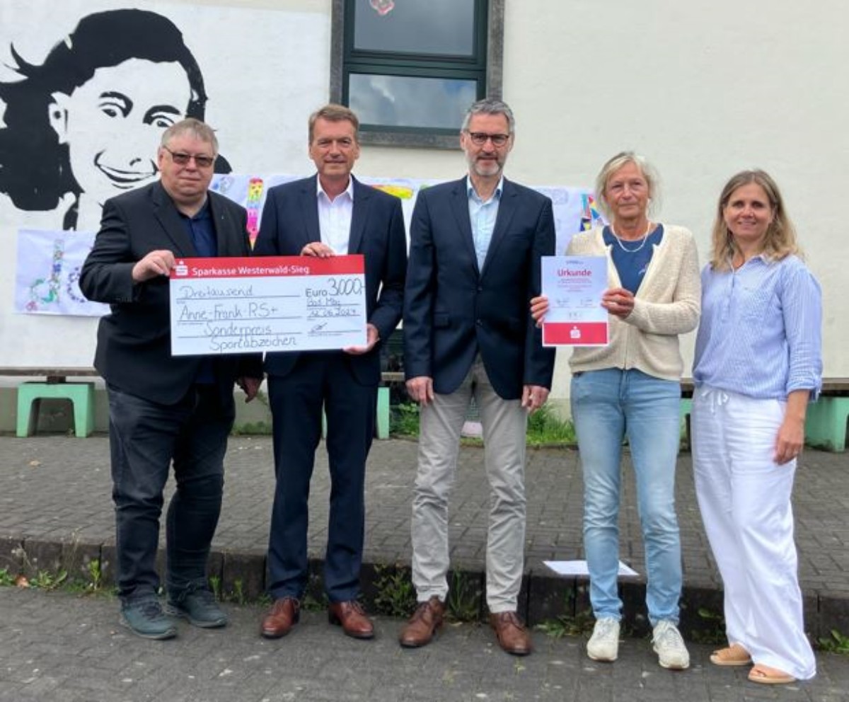 Anne Frank Realschule Plus Montabaur nimmt erfolgreich am Sportabzeichen-Wettbewerb teil (Foto: Peter Mohr)