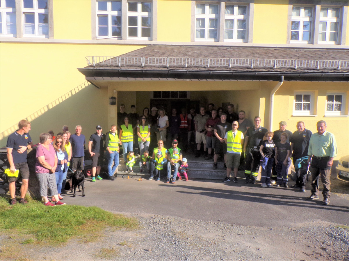 Fr den Landrat ist die Aktion Saubere Landschaft eine tolle Mglichkeit, um gemeinsam mit den Westerwldern aktiv etwas fr den Umweltschutz zu leisten. (Foto: KV Westerwald)