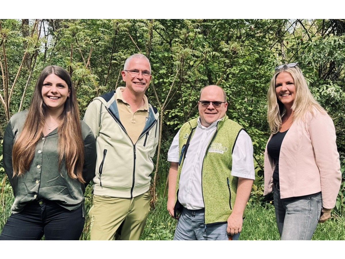 aroline und Hilmar Euteneuer (Imkerei Westerwald) Bjrn Flick Wller Helfen, Claudia Noll, STP Sachverstndigen Gmbh Koblenz (Foto: Hannah Flick)