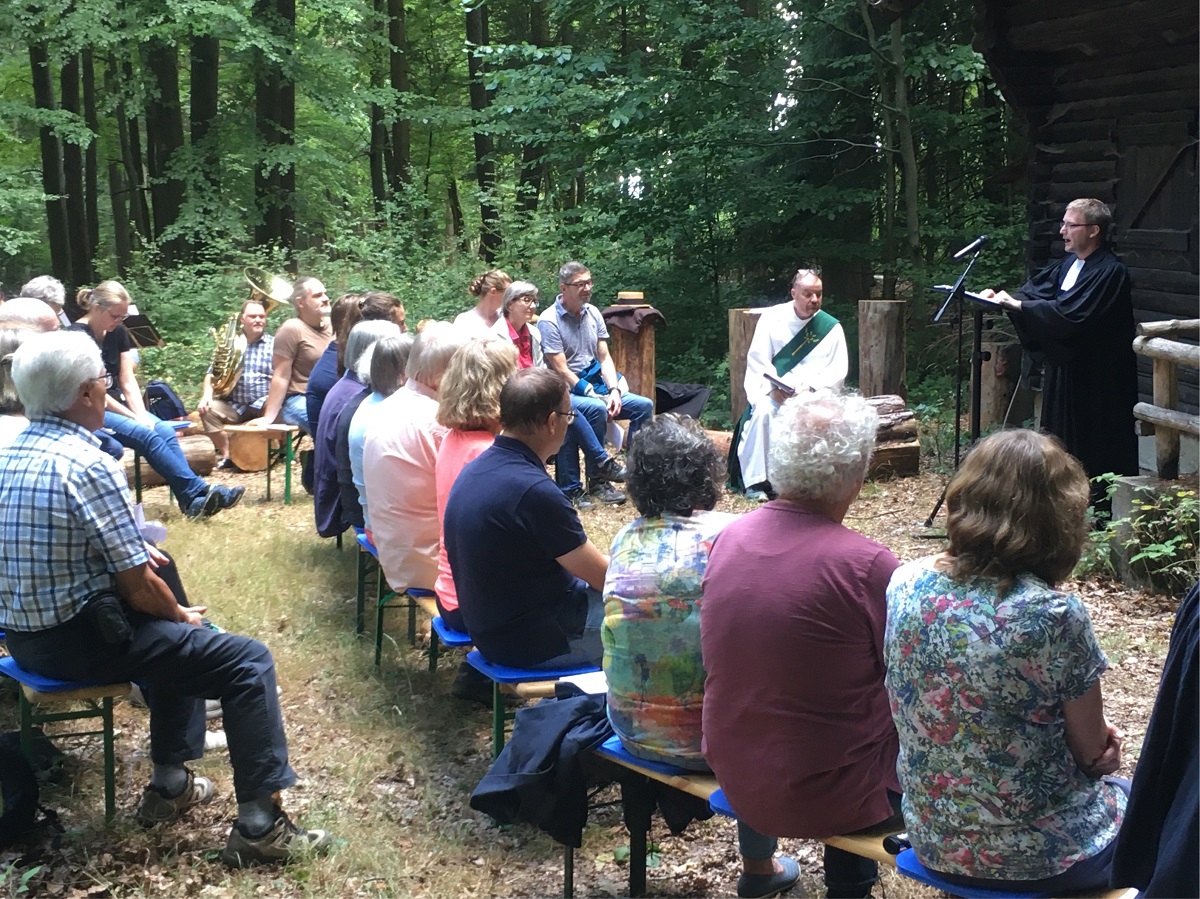 Eine Andacht mitten im Wald feiern: Im Ransbach-Baumbacher Forst dreht sich alles um die Schpfung