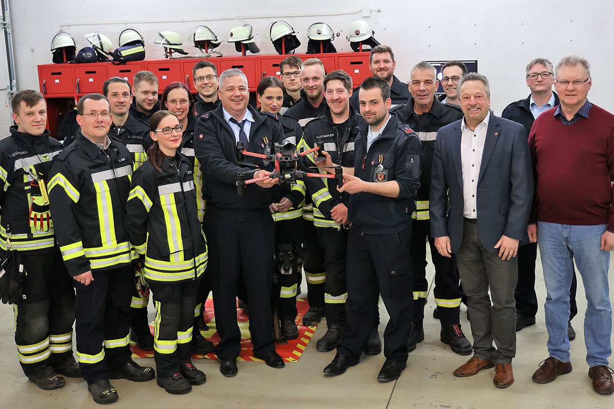 Feuerwehr Waldbreitbach stellt gespendete Drohne in Dienst