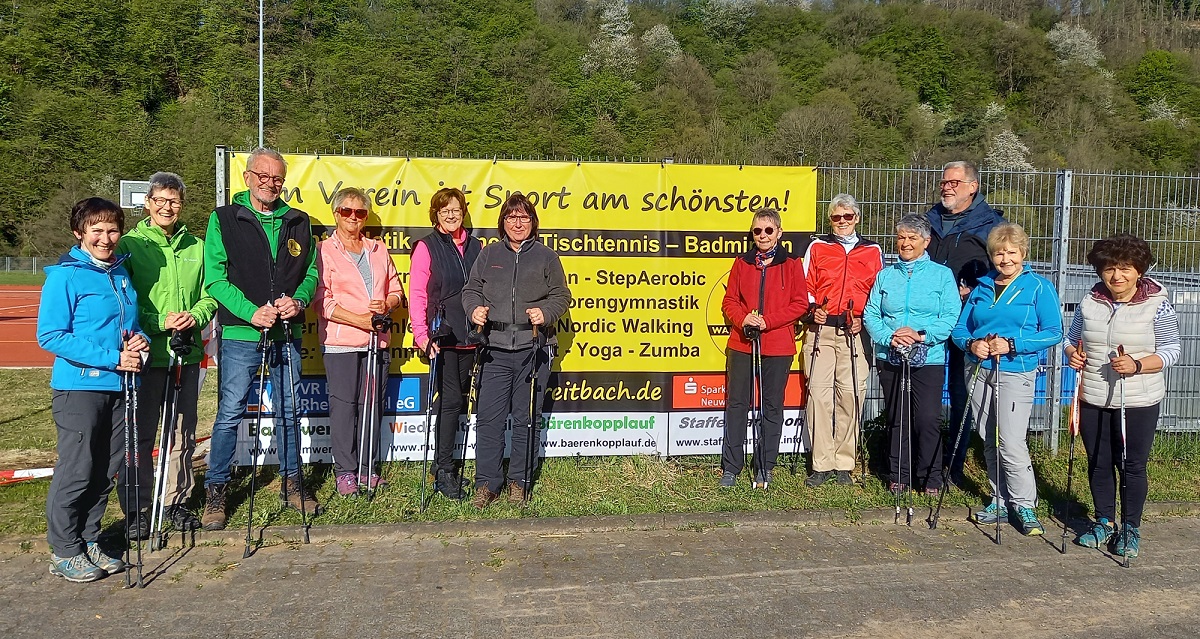 Im Verein ist Sport am Schnsten - das gilt auch fr Nordic Walking. Hier die Donnerstagsgruppe mit Leiterin Anne Mommertz. (Foto: VfL Waldbreitbach)