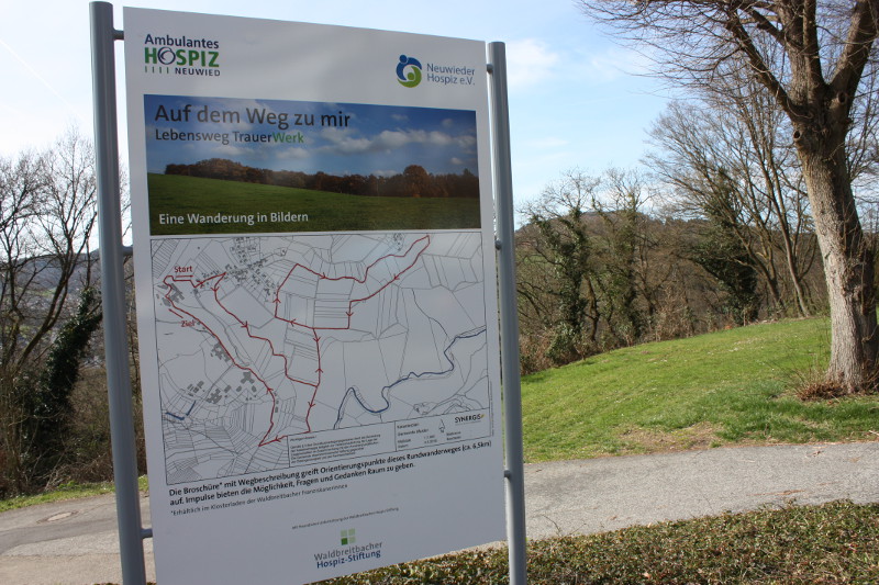 Auf dem Waldbreitbacher Klosterberg startet der Lebensweg TrauerWerk. Foto: Neuwieder Hospizverein

