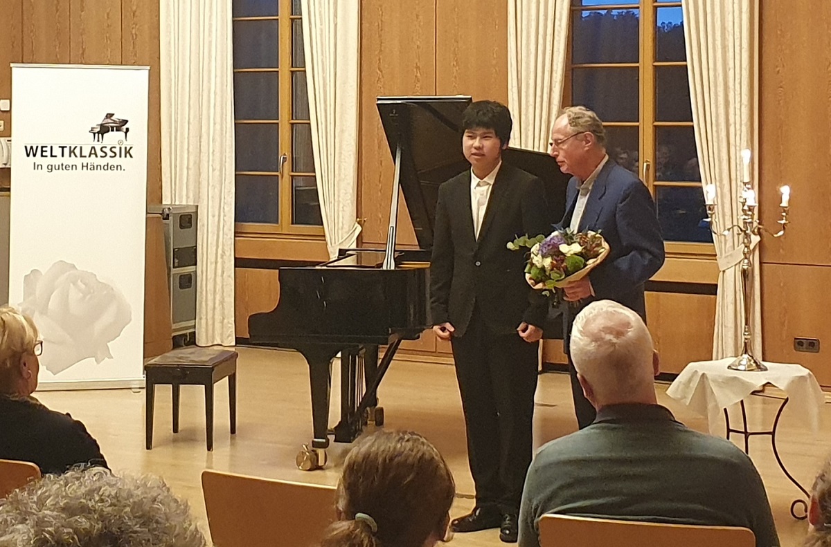 17-Jhriger brilliert bei "Weltklassik am Klavier" in Altenkirchen