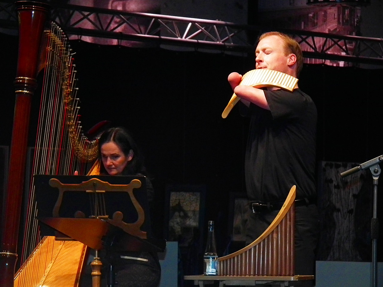 Die Weltklasse-Musiker Isabel Moretn und Matthias Schlubeck erffneten die 3. Werktage im Wissener Kulturwerk. 