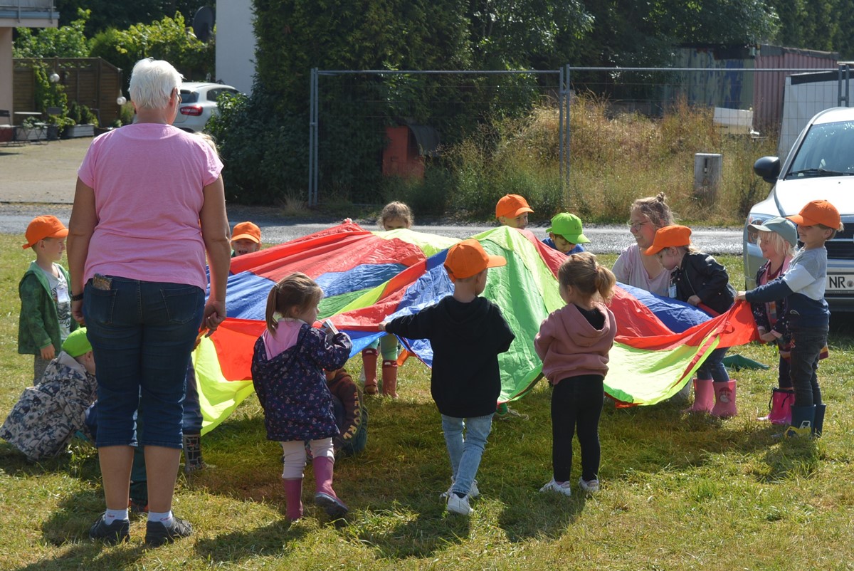 Die Kinder waren voll mit dabei. (Foto: Wolfgang Rabsch)