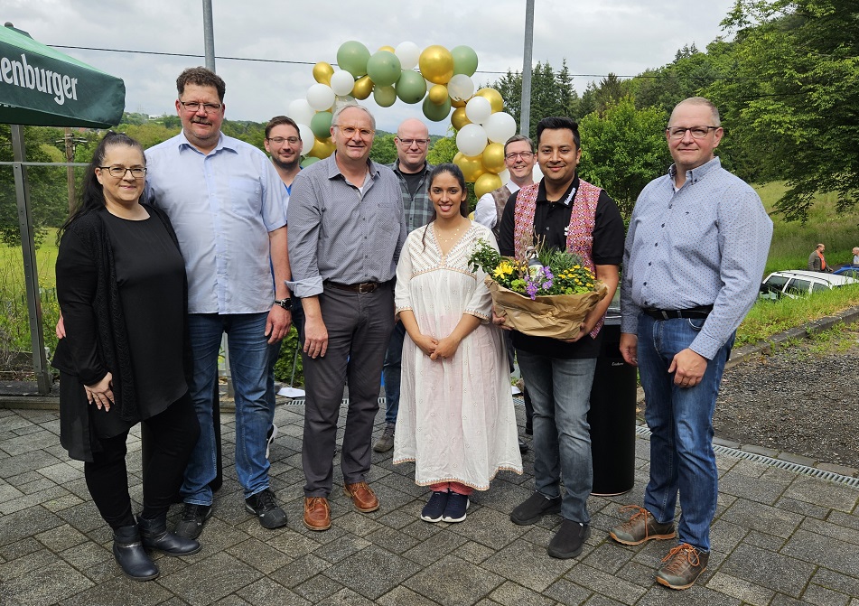 Das neue Pchterehepaar Prapti und Sameer konnte zur Neuerffnung viele Gste begren.(Foto: privat)