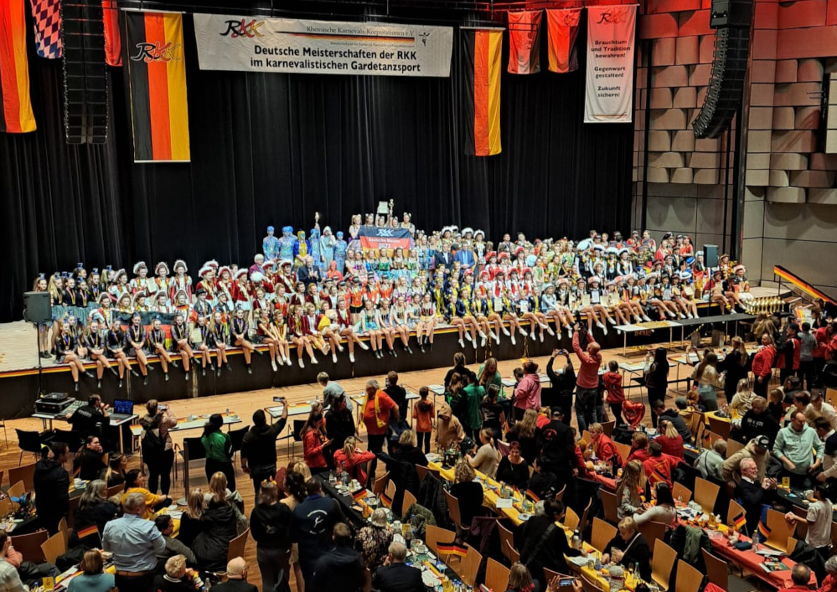 Tanzcorps der KG Wissen feiern Erfolge bei Deutschen Meisterschaften