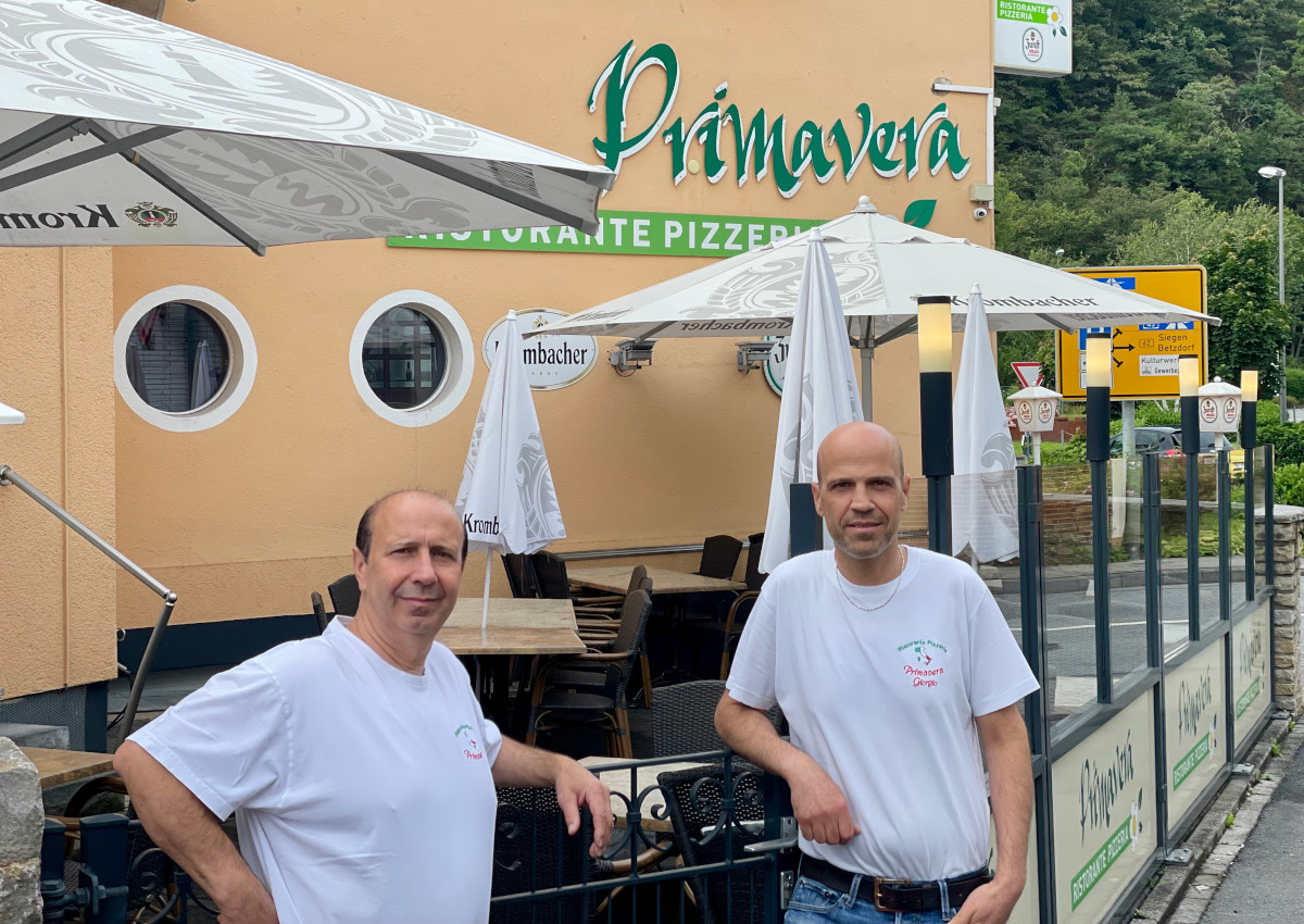 30 Jahre Pizzeria & Restaurant "Primavera" in Wissen wird am 8. Juli gefeiert. Die beiden Brder (von links) Raffaele und Giorgio Oppedisano. (Fotos: Katharina Behner)