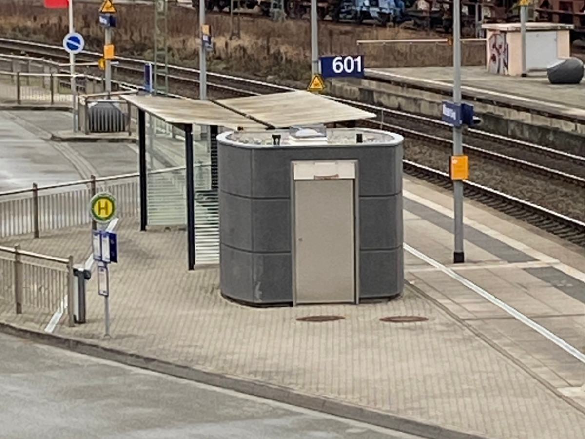 Die Toilettenanlage am Regio-Bahnhof Wissen ist zurzeit wegen Vandalismusschden gesperrt. (Foto: VG Wissen)