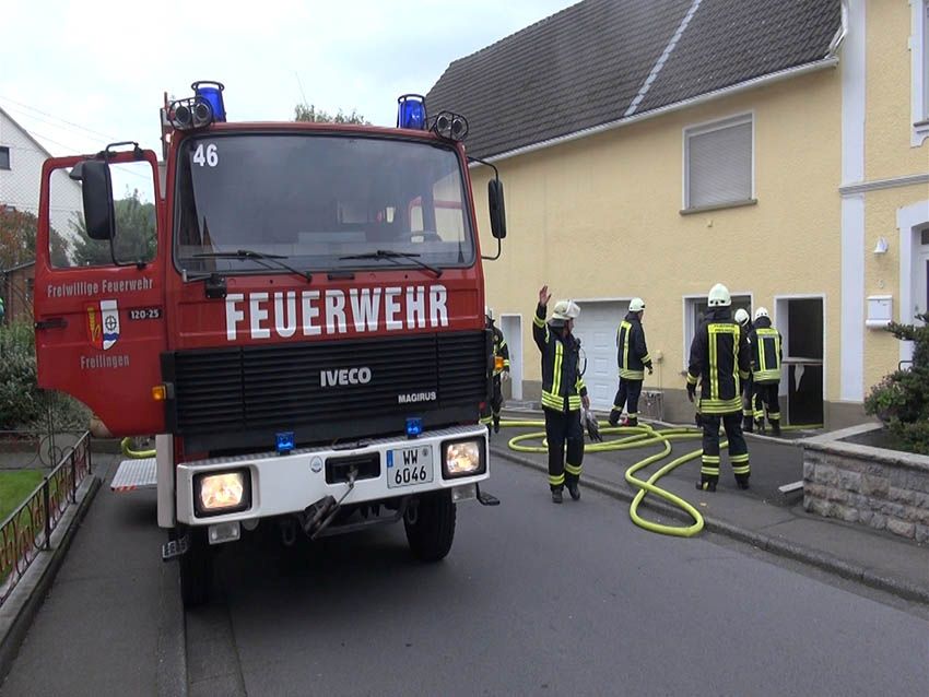 Kchenbrand fhrt zum Feuerwehreinsatz in Wlferlingen. Fotos: Ralf Steube.