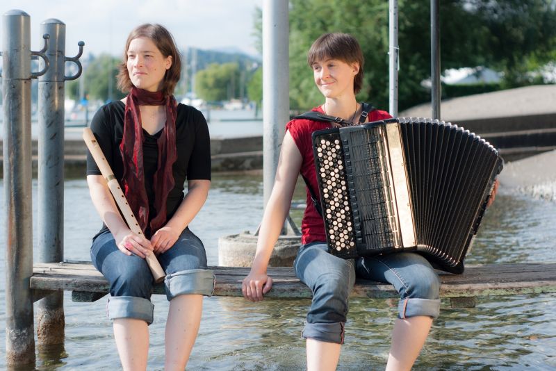 Blockfltistin Verena Wsthoff und die Akkordeonistin Eva Zllner. Foto: Zllner