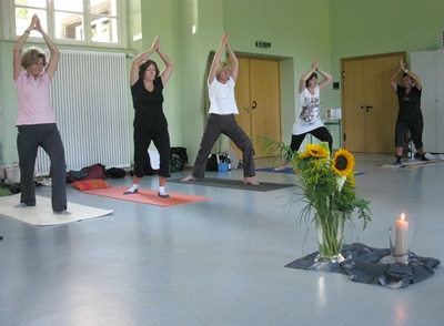 Bereits zum dritten Mal veranstaltet der DRK-Kreisverband Altenkirchen einen Yoga-Intensiv-Tag. Dieser findet am 22. September in der Geschwister-Scholl-Realschule in Betzdorf statt. (Foto: pr)