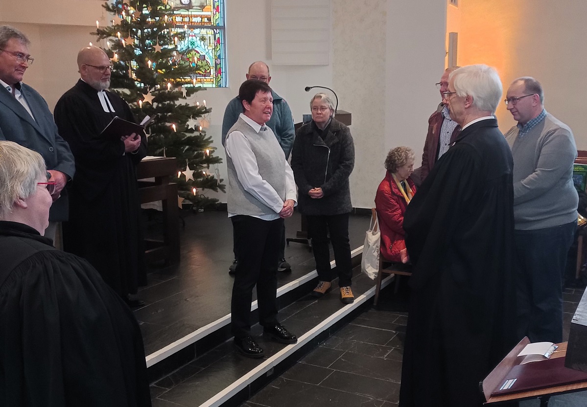 Segenswnsche fr Peter Zahn (Fotos: Evangelischer Kirchenkreis Altenkirchen)