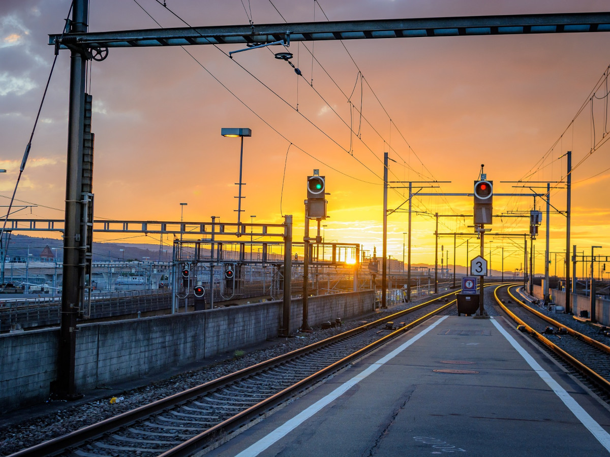 Verkehrsbehinderungen auf Bahnstrecke: Linie RE 9 aus Richtung Siegen beginnt und endet in Kln Messe Deutz