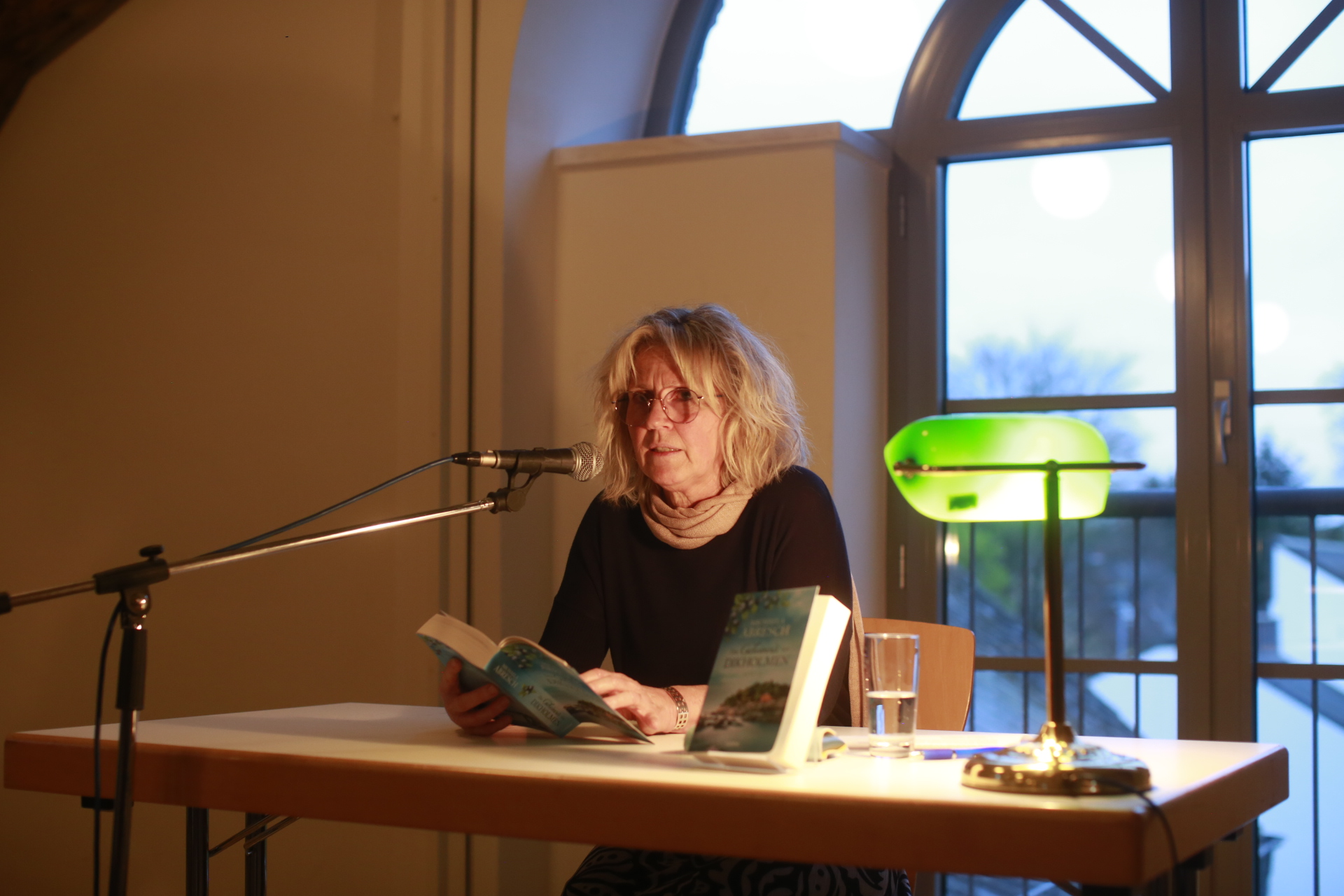 Michaela Abresch liest aus ihrem neuen Roman. Fotos: Helmi Tischler-Venter