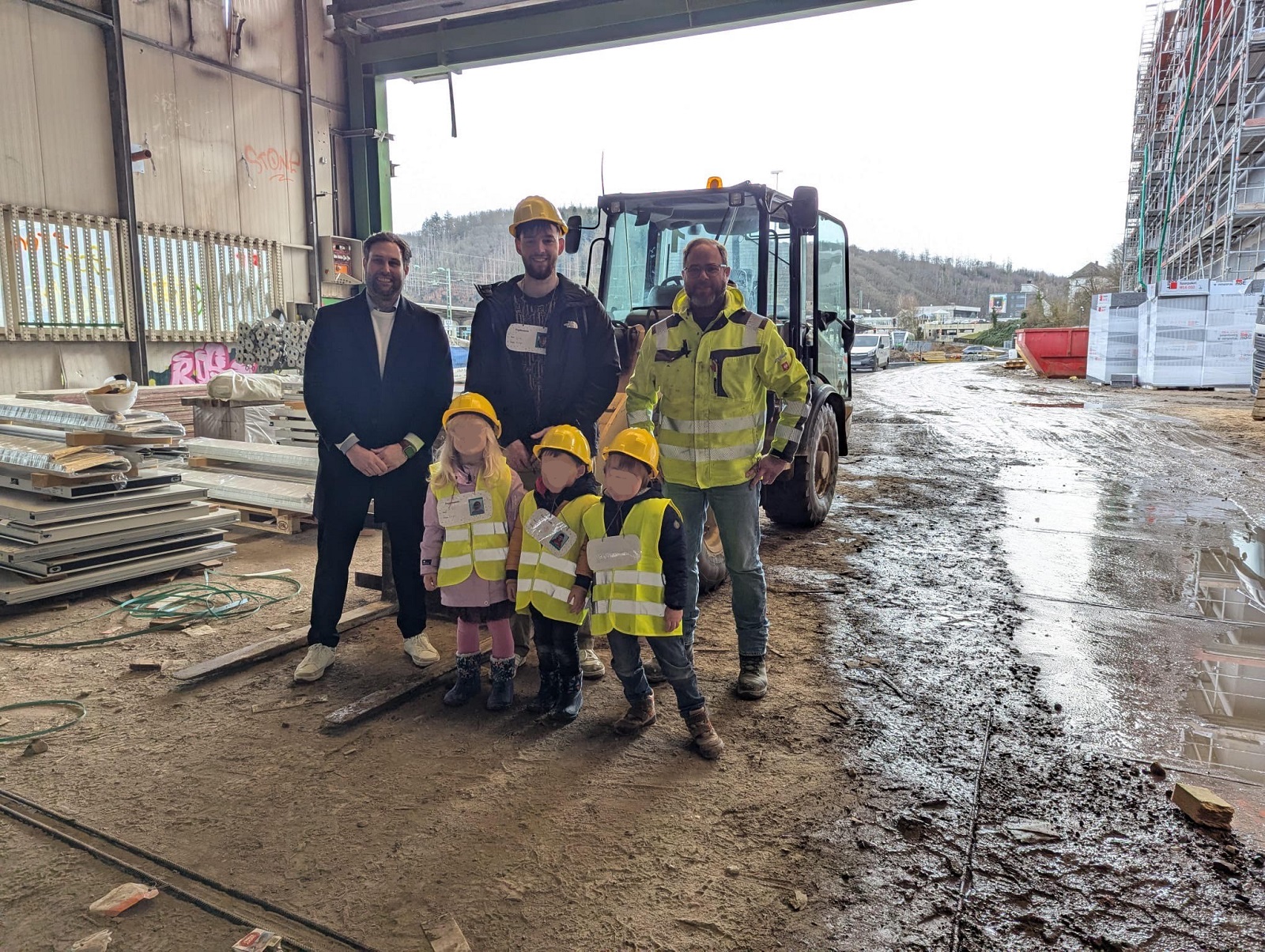 Kita-Kinder erkunden Baustelle in Betzdorf