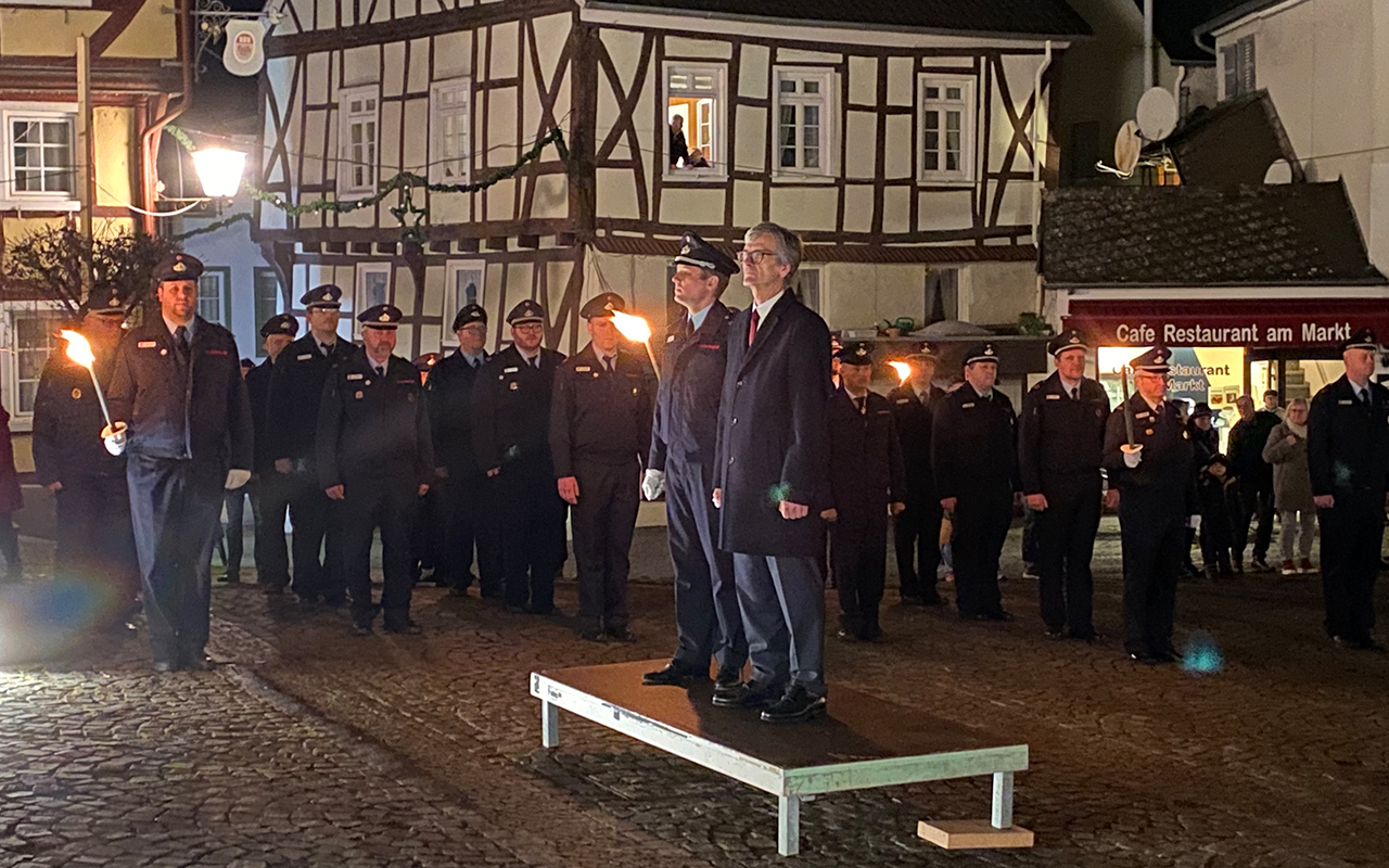 Groer Zapfenstreich fr Brgermeister Hans-Gnter Fischer  in Linz