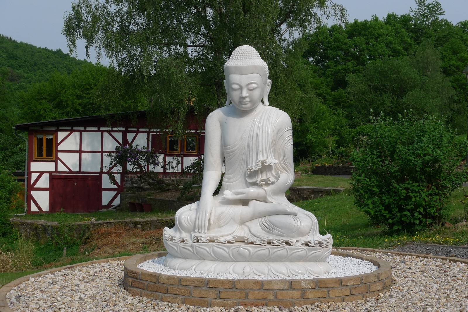 Buddhastatue. (Foto: Kloster Hassel)