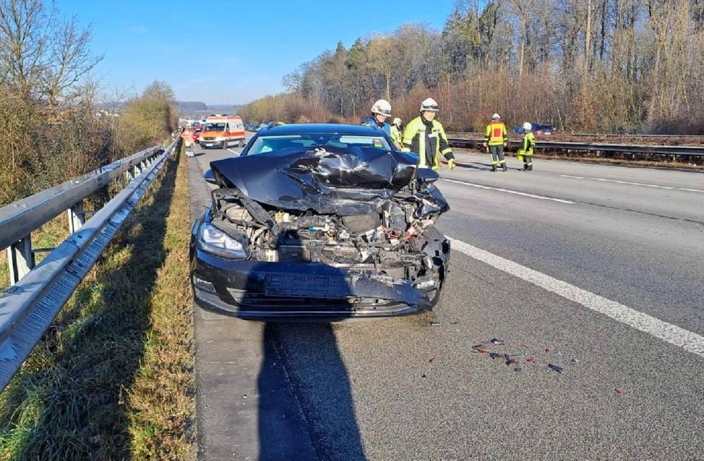 Unfall auf der A3: Vollsperrung und kilometerlanger Rckstau