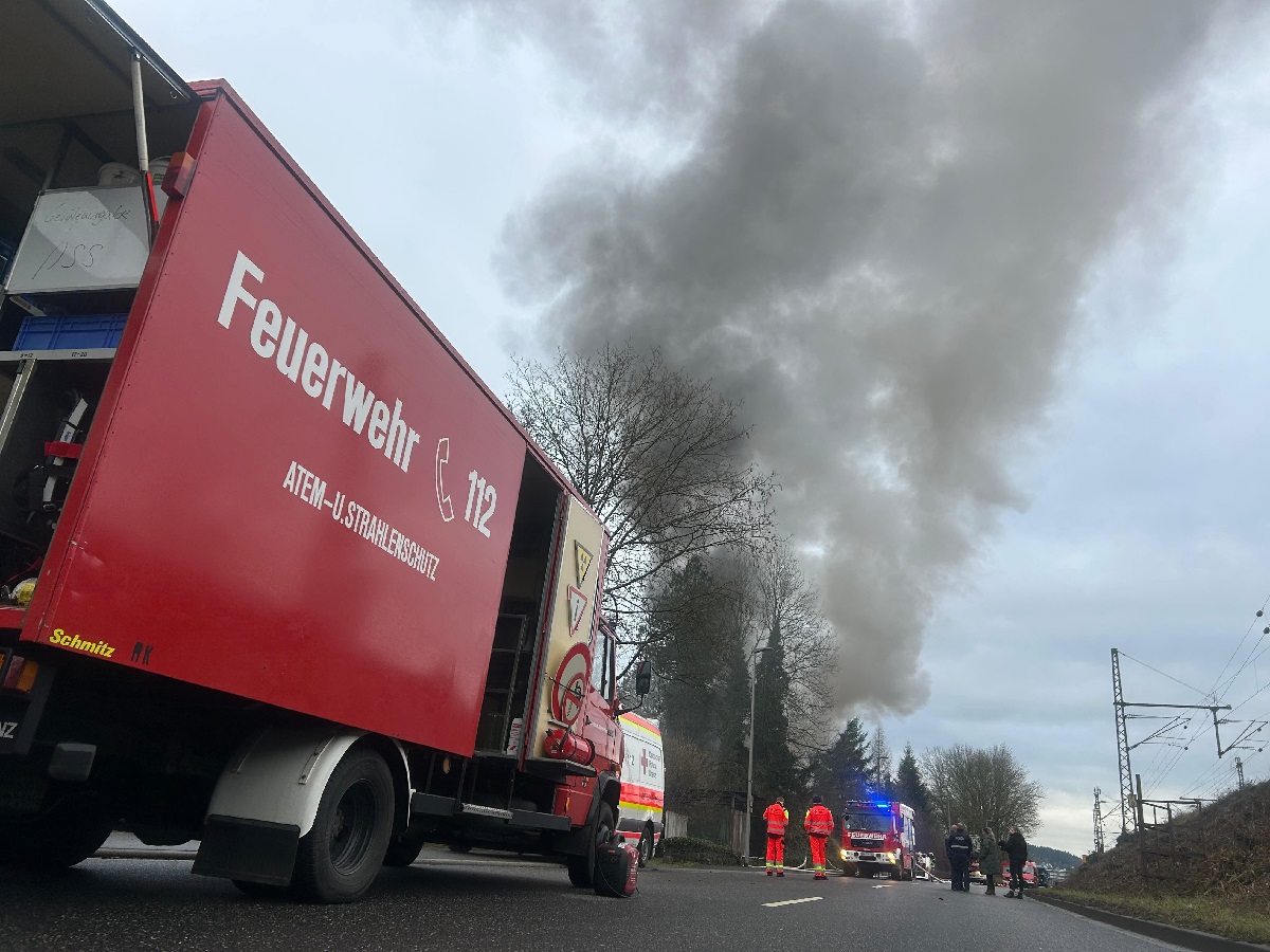 2. Aktualisierung: Grobrand in Wissen gelscht - B 62 wurde zeitweise voll gesperrt