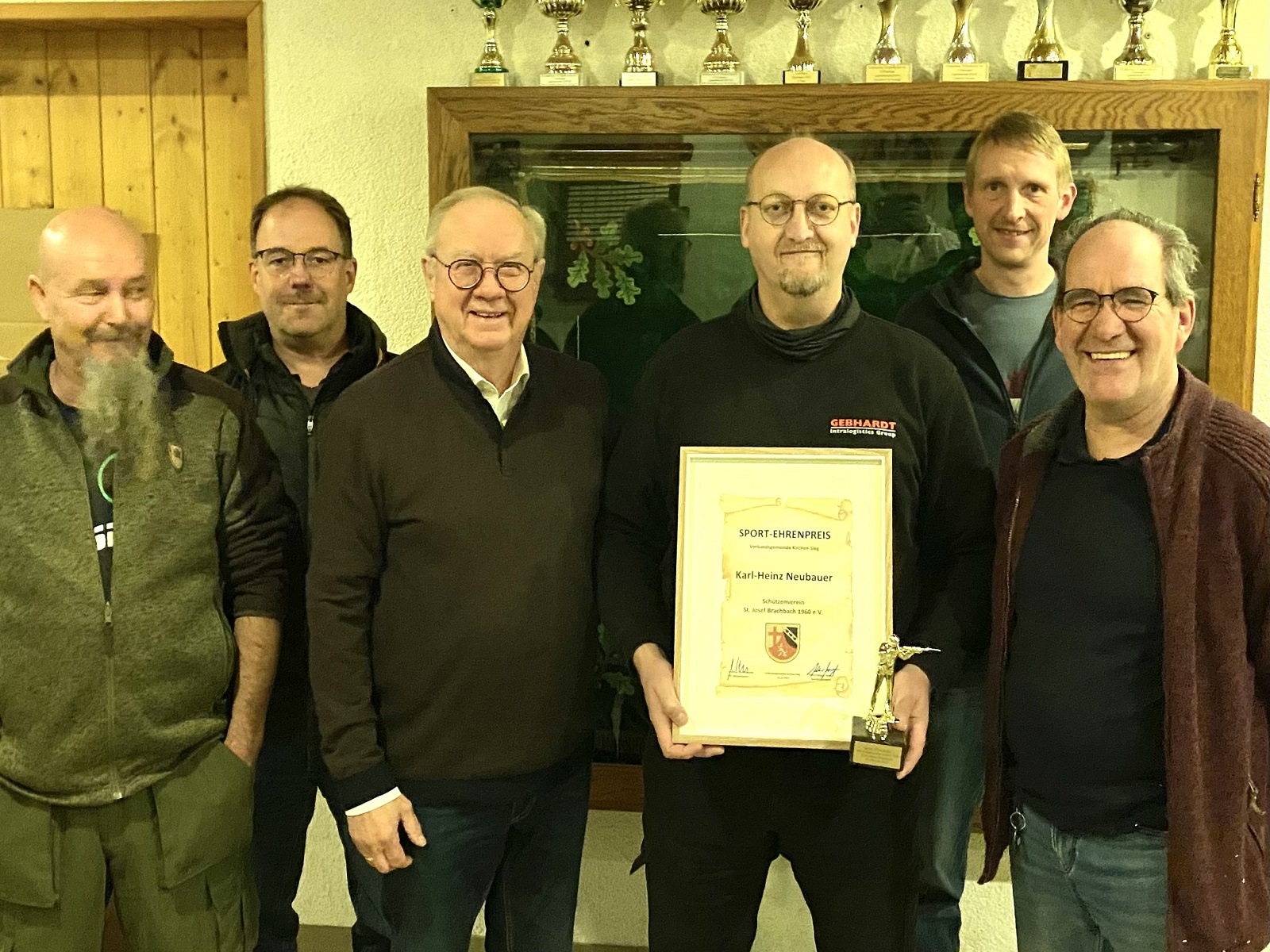 Langjhriges Engagement in Brachbach: Sport-Ehrenpreis verliehen an Karl Heinz Neubauer