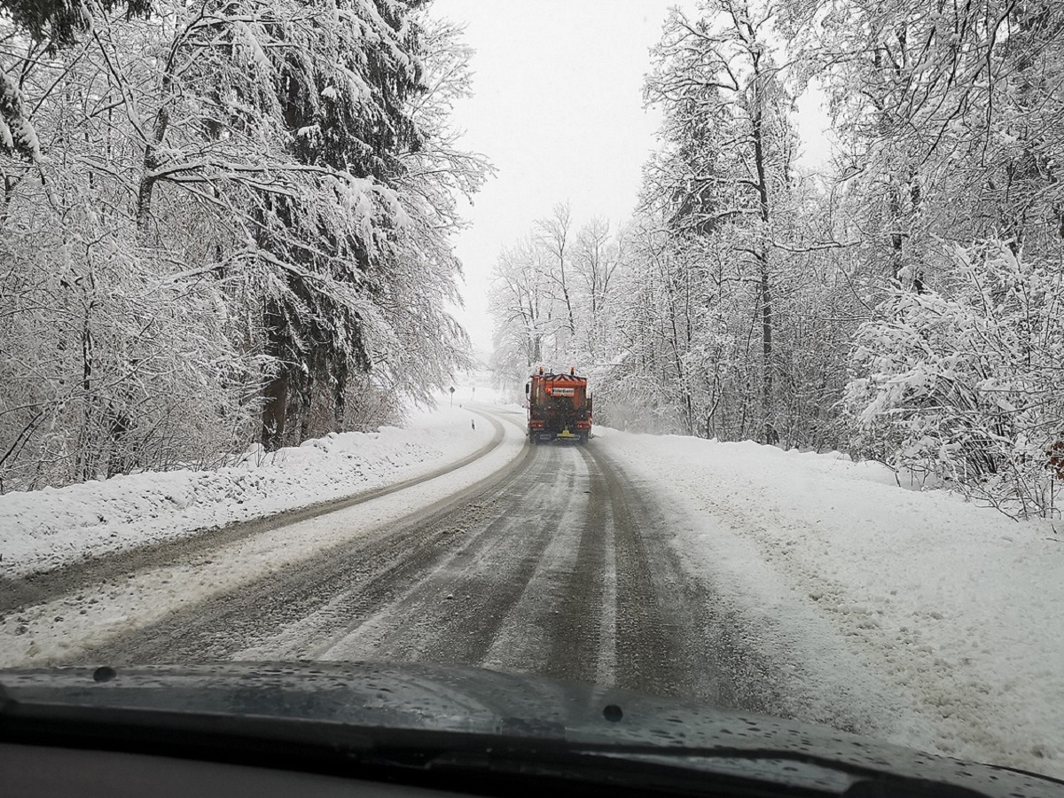 Schneegltte fhrt zu Verkehrsbehinderungen und Unfllen rund um Westerburg