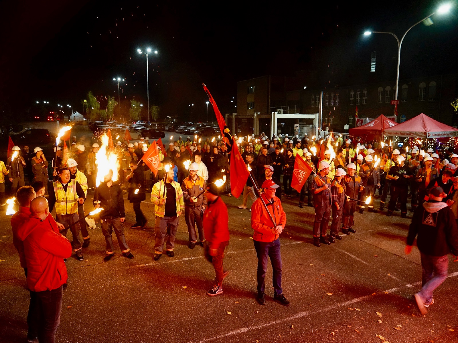 300 Arbeiter beteiligten sich an dem Streik. (Foto: Meta Welling)