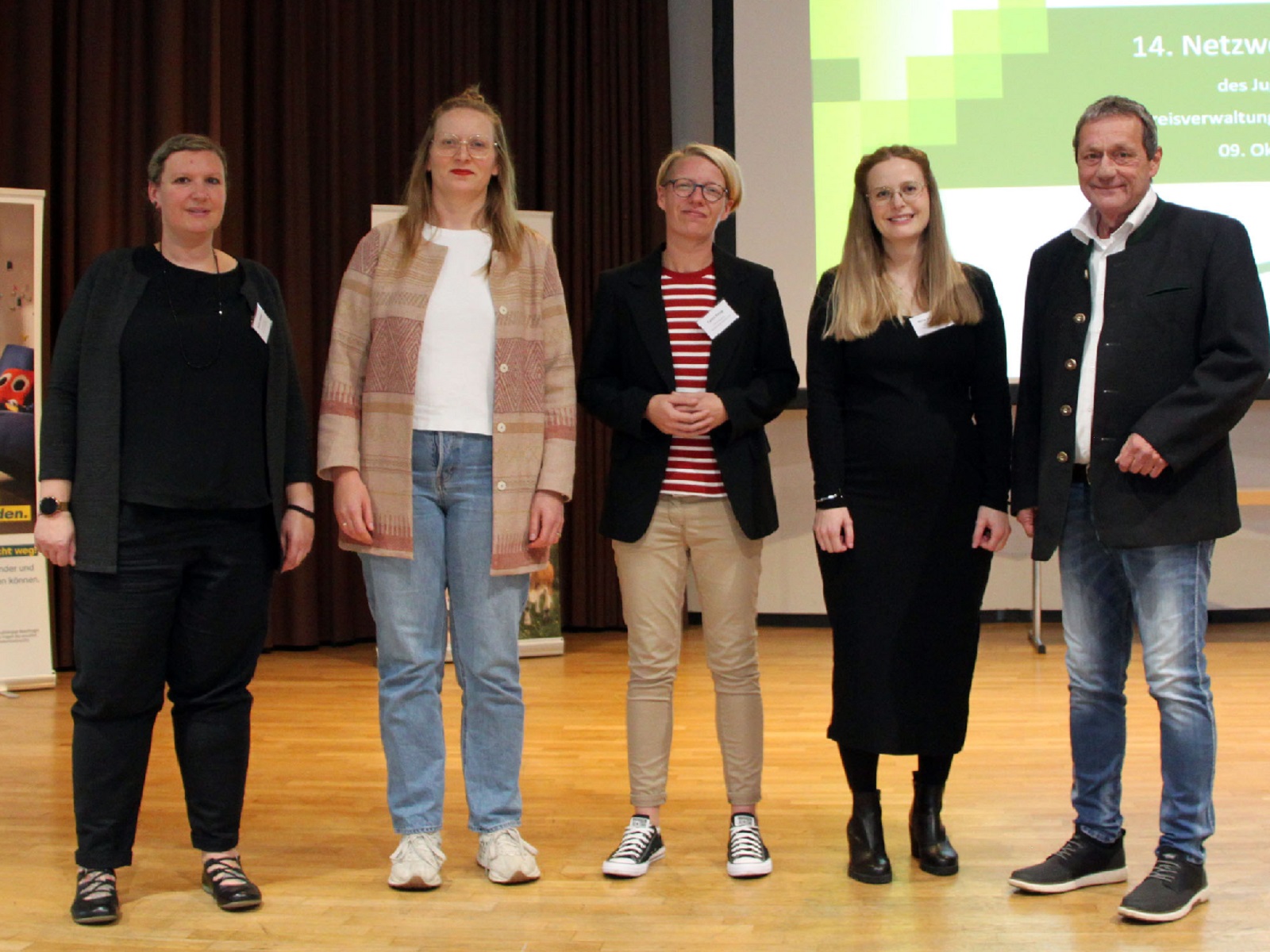 Sie gestalteten das Programm der Netzwerkkonferenz (v.l.): Kristin Andree, Kathrin Brnstrup, Carina Kneip, Nina Schchen und Landrat Achim Schwickert. (Foto: Carolin Faller)