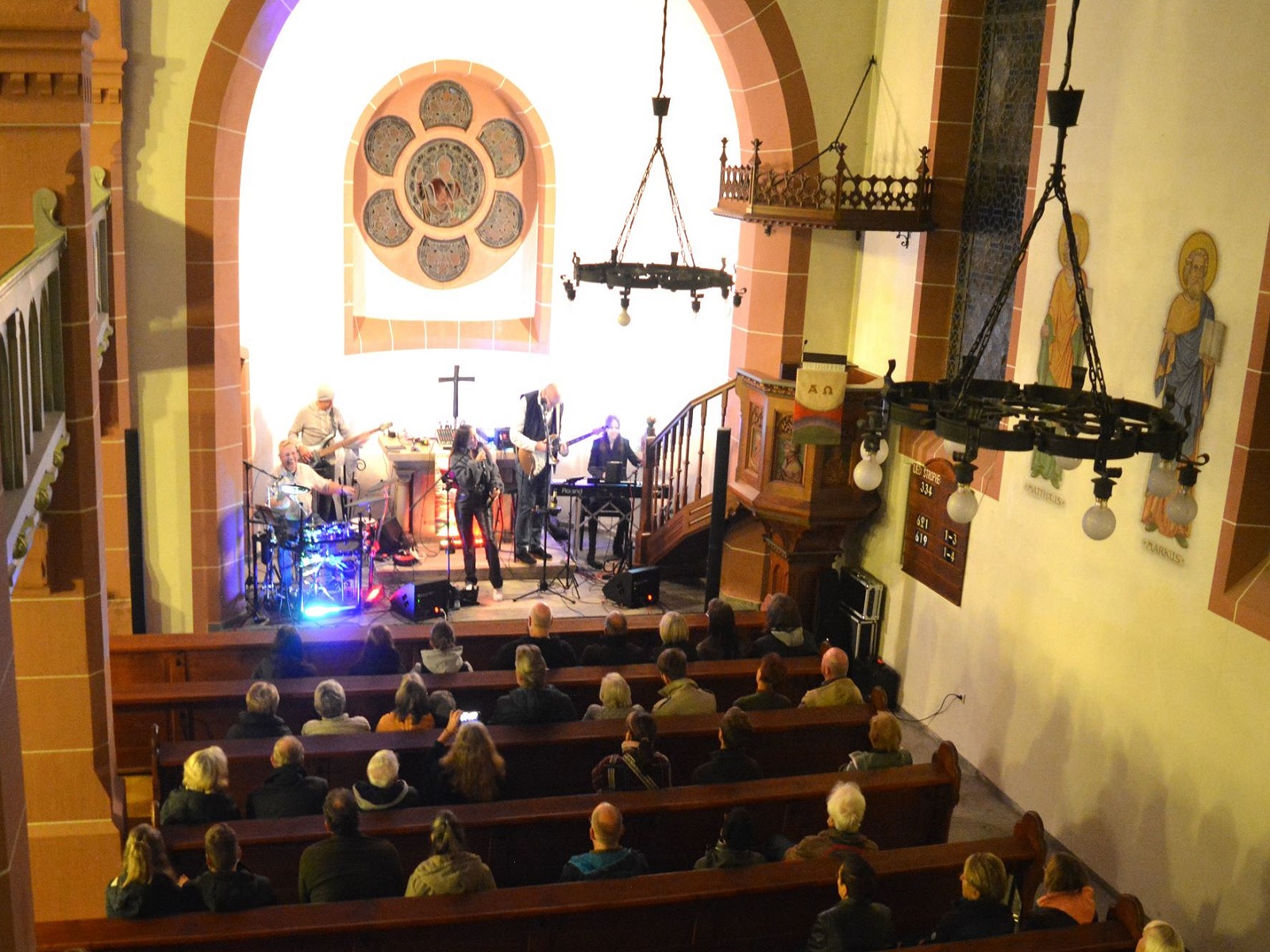 "Somesongs" rockte die evangelische Kirche von Willmenrod