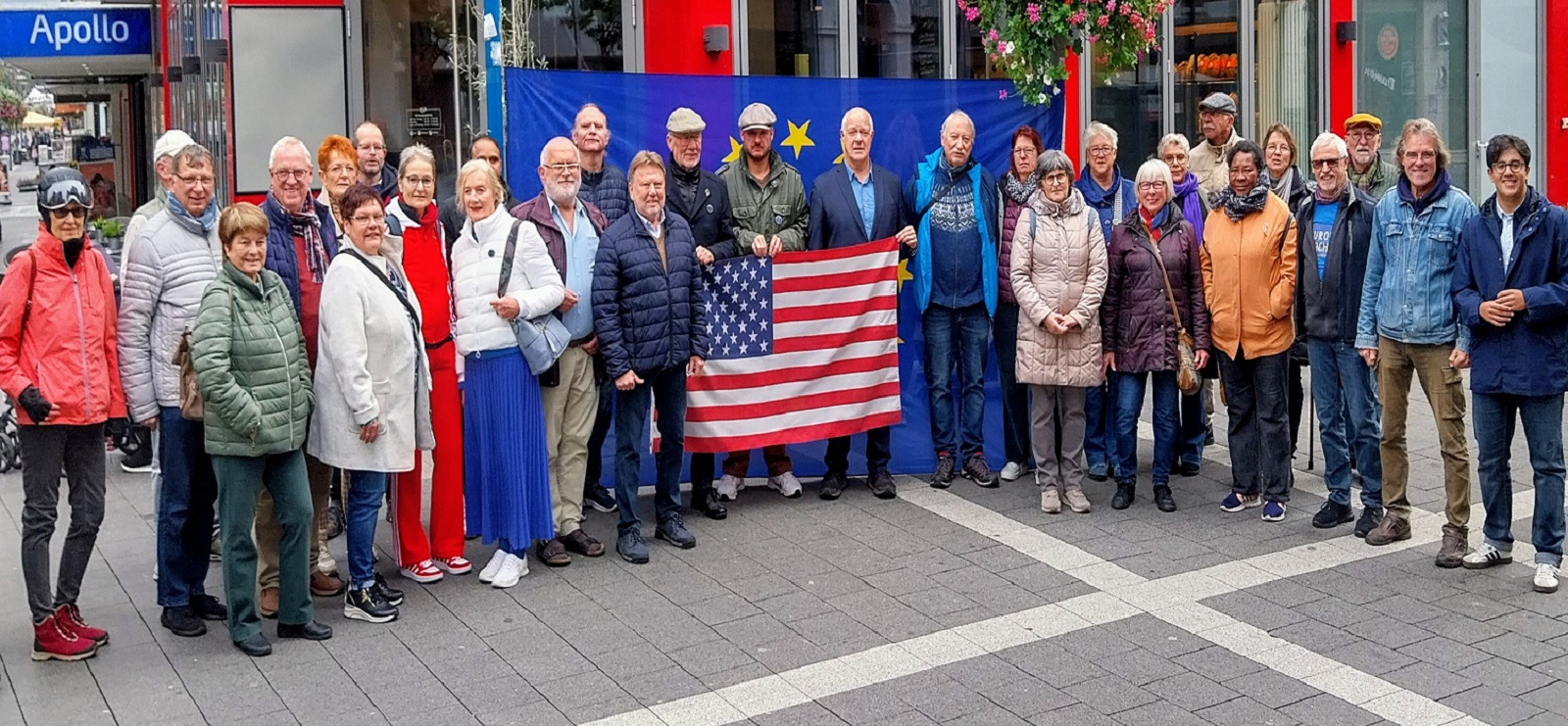 Demo von Pulse of Europe Neuwied setzt bei US-Wahl auf Kamala Harris