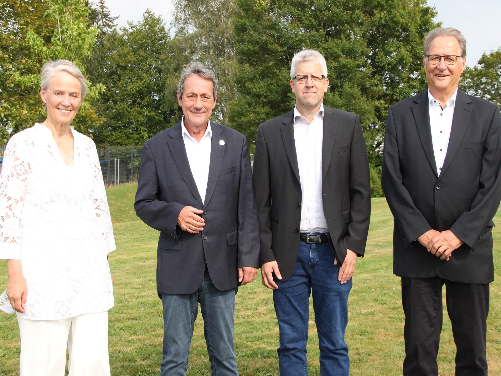 Die hauptamtliche Erste Kreisbeigeordnete Gabriele Wieland, Landrat Achim Schwickert und die neu gewhlten ehrenamtlichen Kreisbeigeordneten, Andreas Strder und Klaus Ortseifen (v.l.), bilden gemeinsam den neuen Kreisvorstand. (Alle Fotos: Carolin Faller)