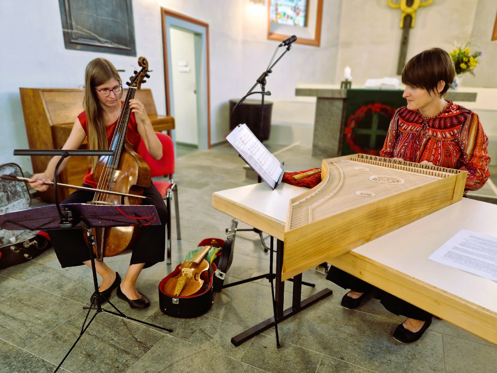 Das Spiel auf historischen Instrumenten (Foto: Jens Schawaller) 