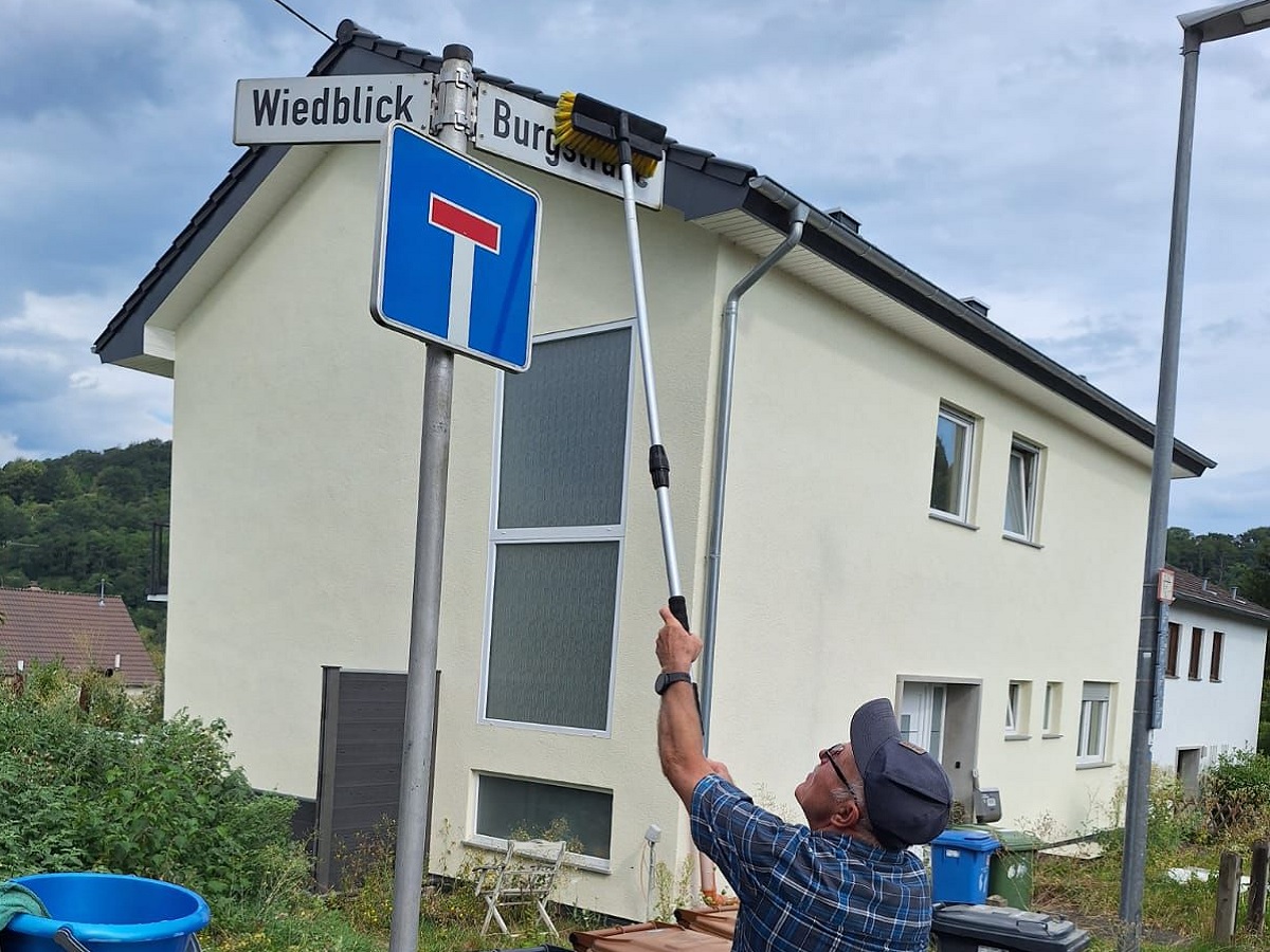 Freiwilliger Einsatz vieler Helfer. (Foto: Johannes Mller)