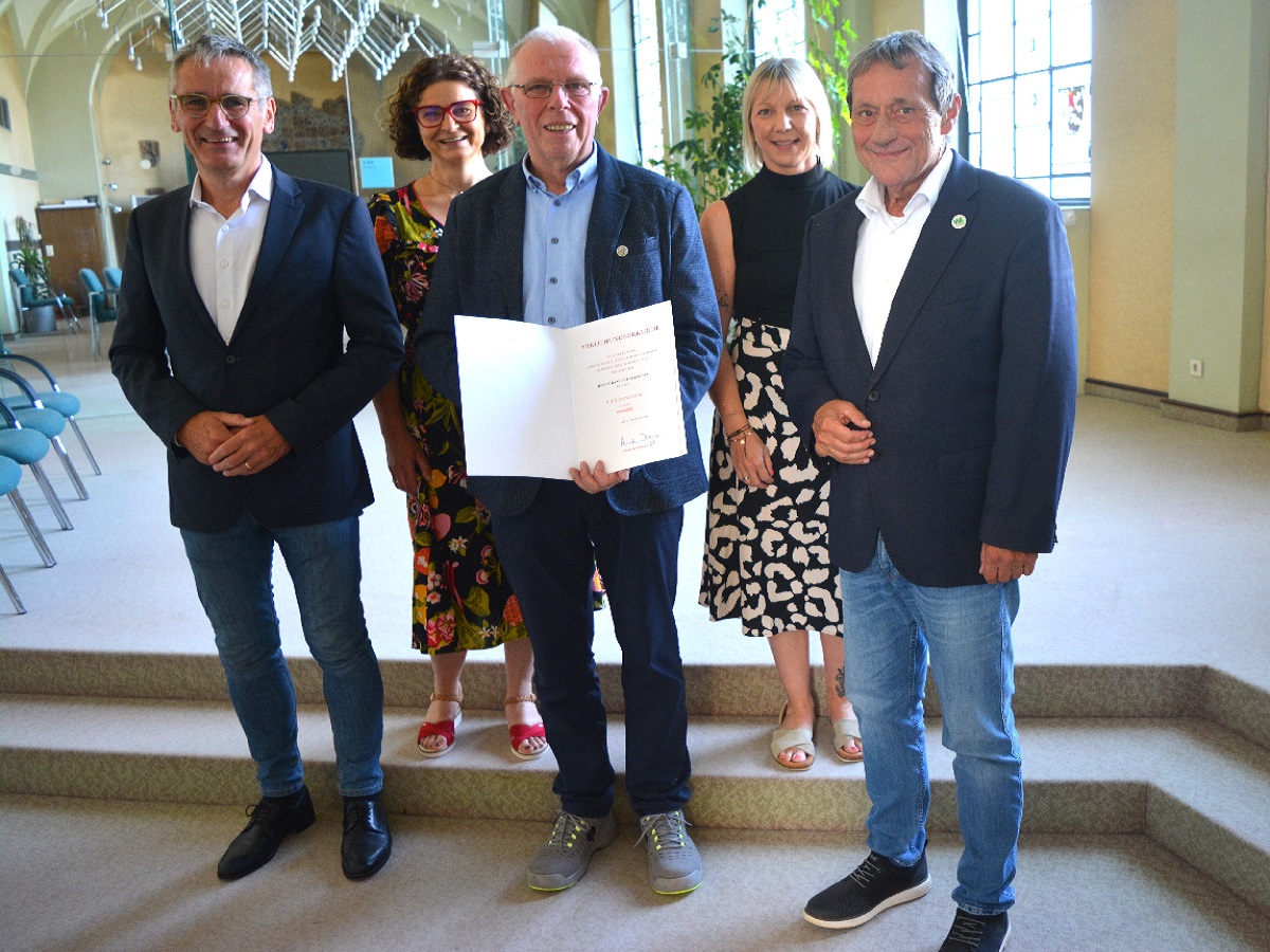 Verleihung der Ehrennadel des Landes RLP an Hans-Peter Enders aus Hattert